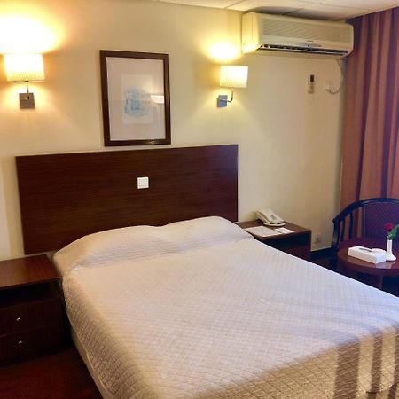 Ajman Beach Hotel Bagian luar foto