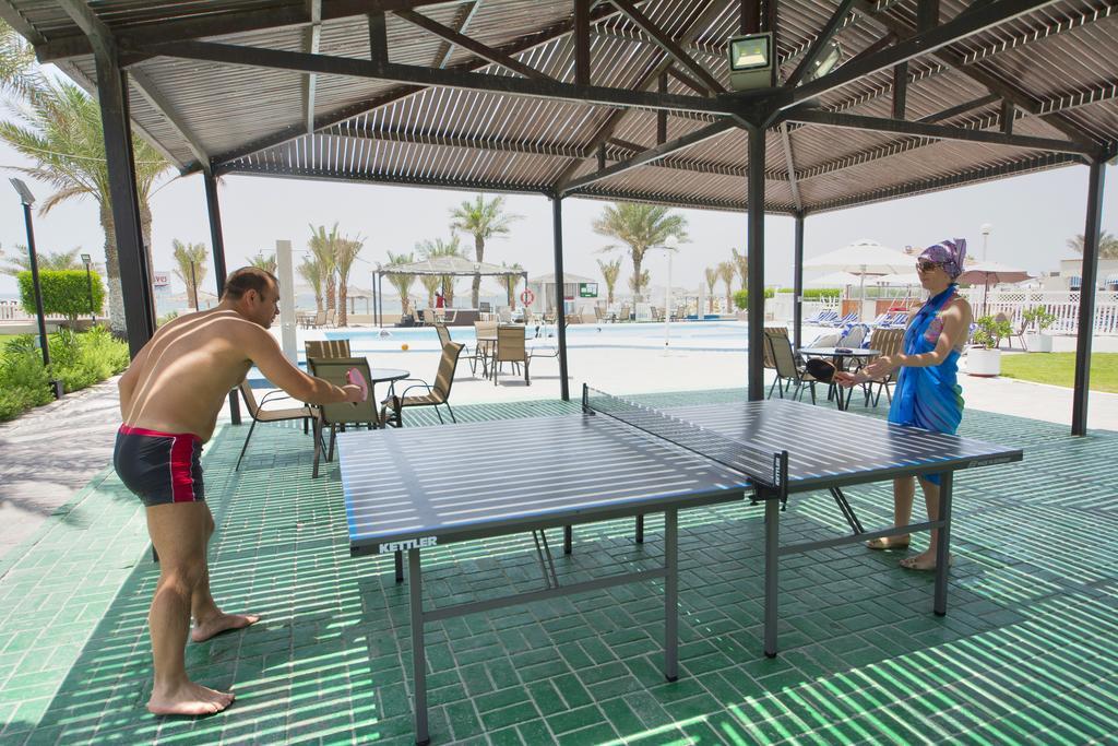 Ajman Beach Hotel Bagian luar foto