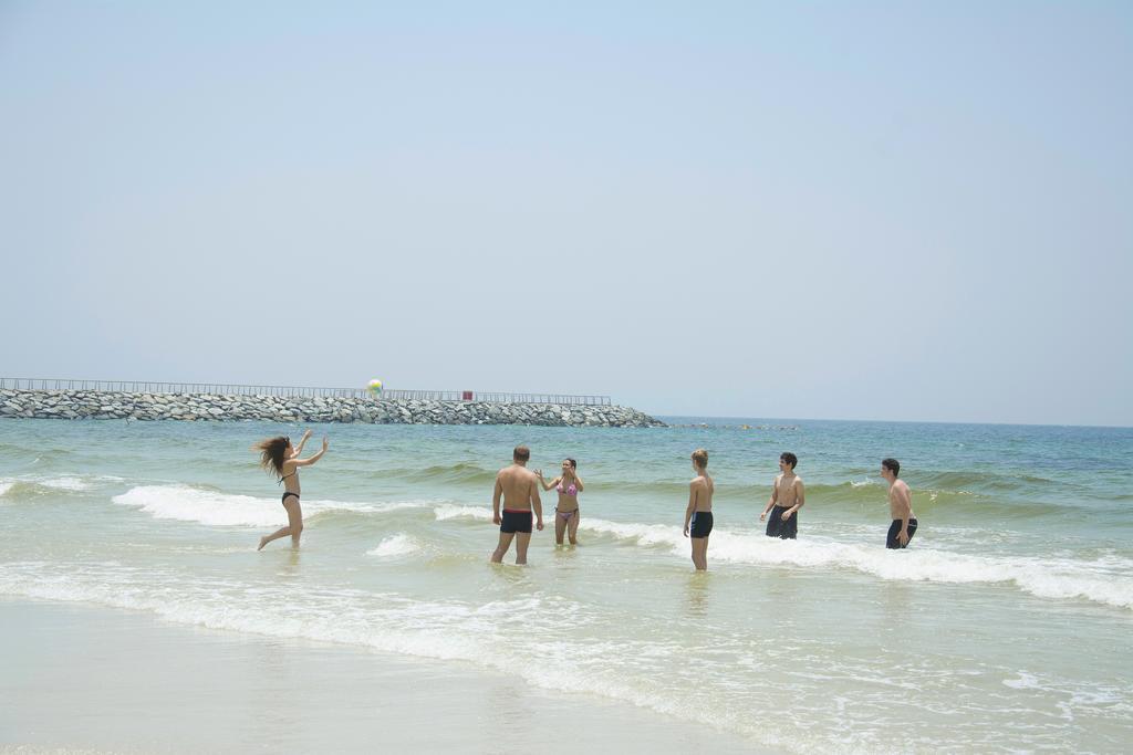 Ajman Beach Hotel Bagian luar foto