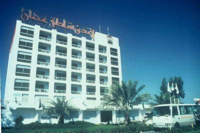 Ajman Beach Hotel Bagian luar foto