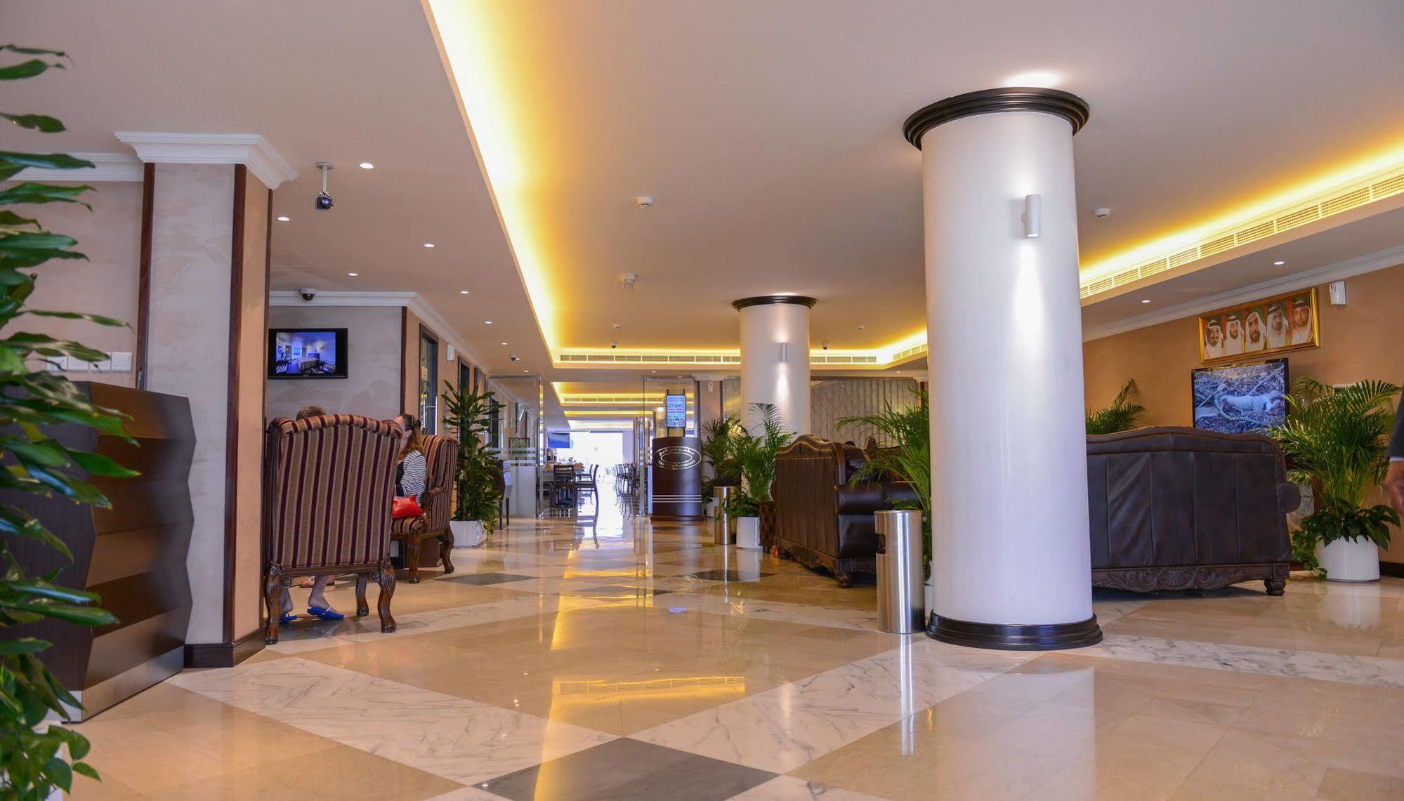 Ajman Beach Hotel Bagian luar foto