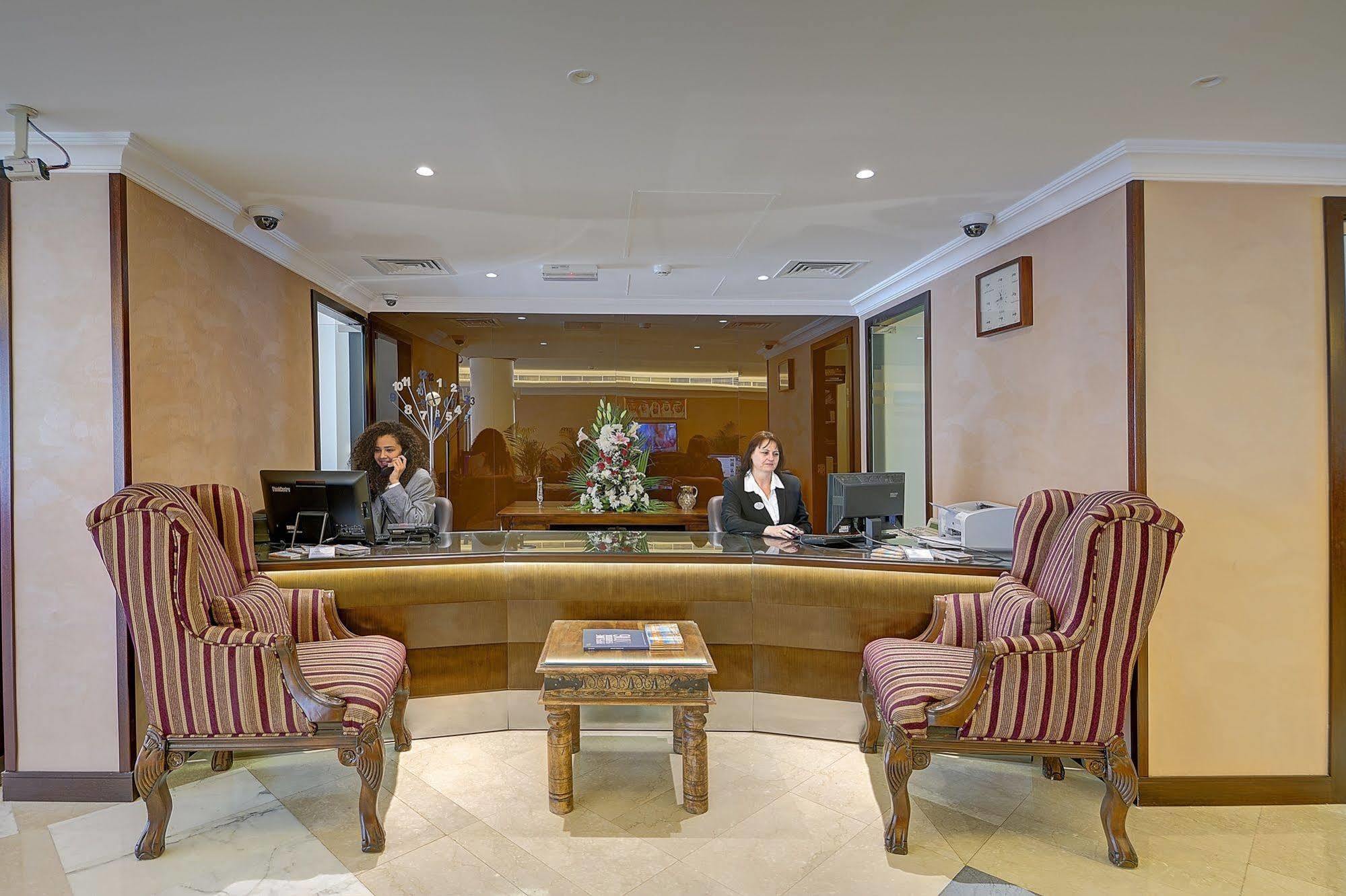 Ajman Beach Hotel Bagian luar foto